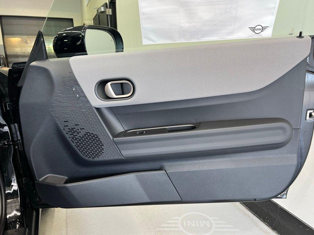 used 2025 MINI Hardtop car, priced at $33,497