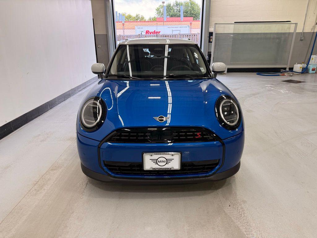 new 2025 MINI Hardtop car