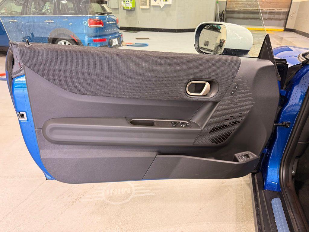new 2025 MINI Hardtop car