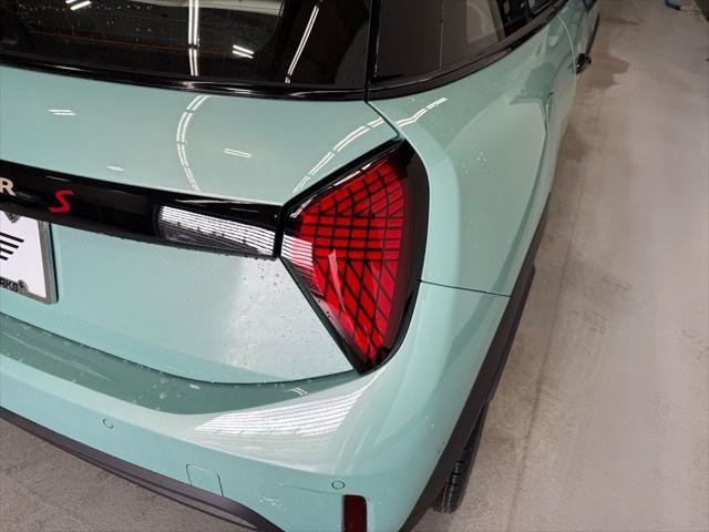 new 2025 MINI Hardtop car, priced at $39,025