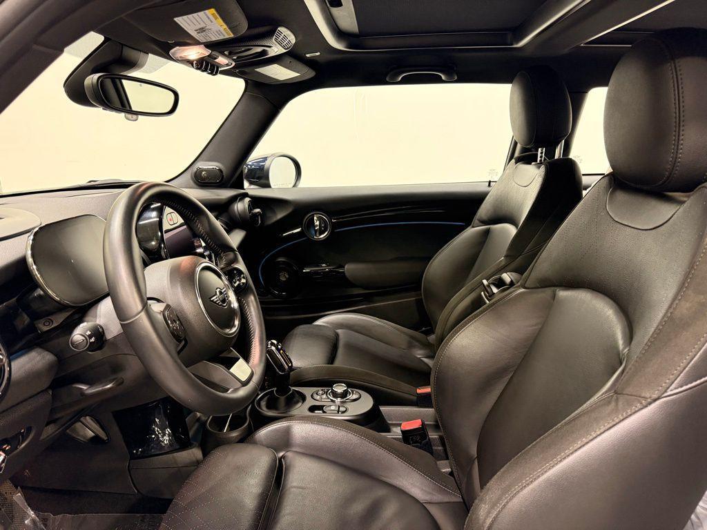 used 2023 MINI Hardtop car, priced at $21,999