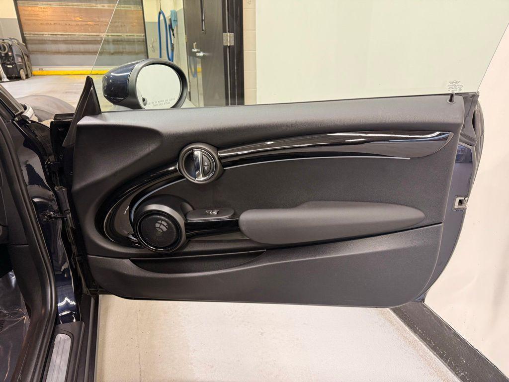 used 2023 MINI Hardtop car, priced at $21,999