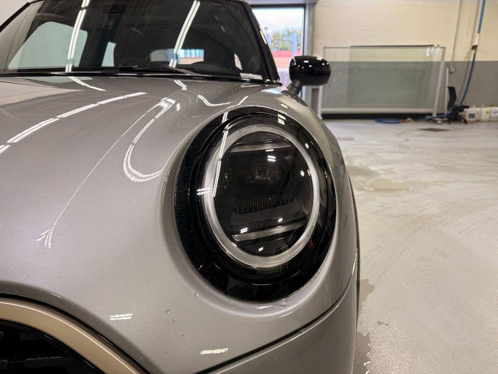 new 2025 MINI Hardtop car