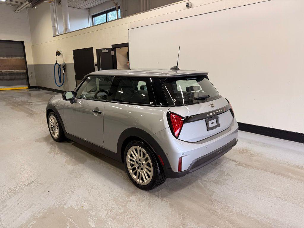 new 2025 MINI Hardtop car