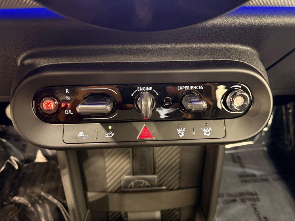 new 2025 MINI Hardtop car