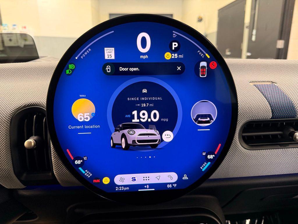 new 2025 MINI Hardtop car