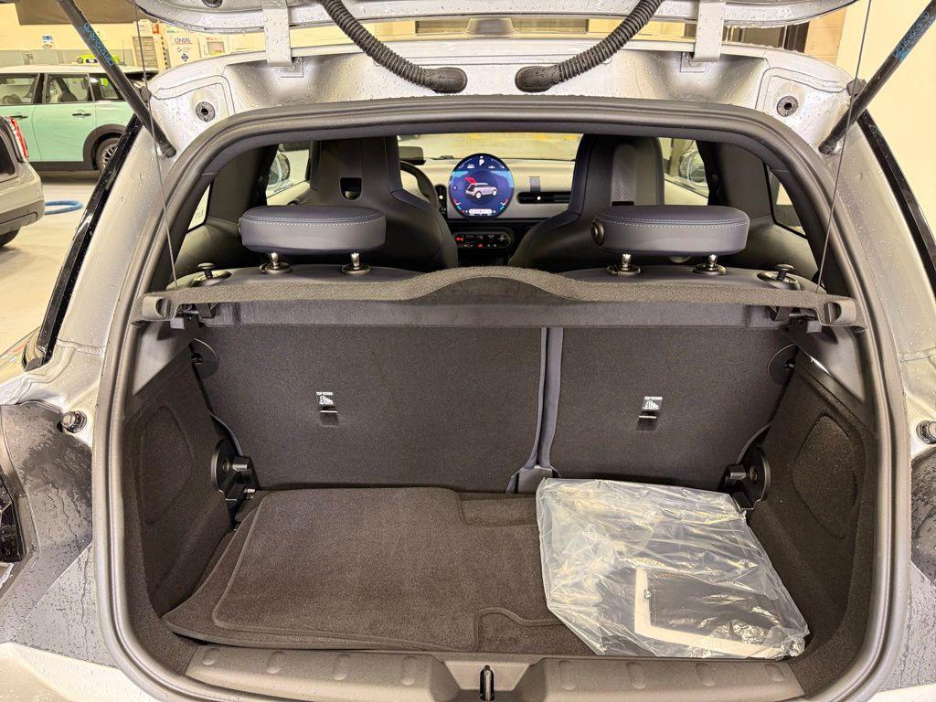 new 2025 MINI Hardtop car