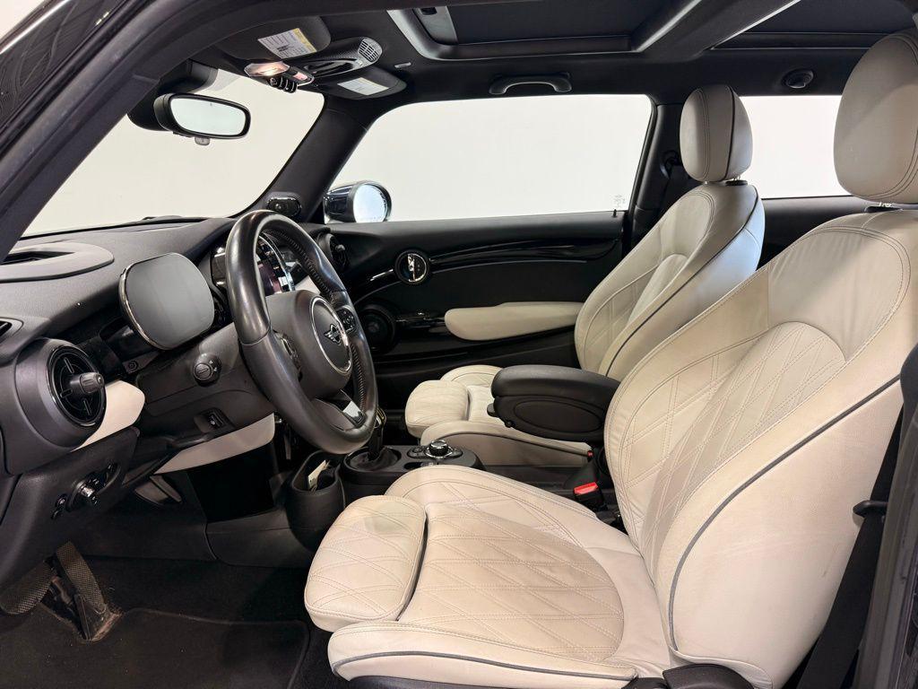 used 2022 MINI Hardtop car, priced at $19,999