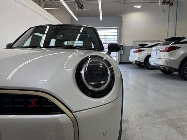 new 2025 MINI Hardtop car, priced at $38,475