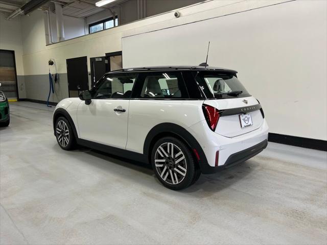 new 2025 MINI Hardtop car, priced at $33,530
