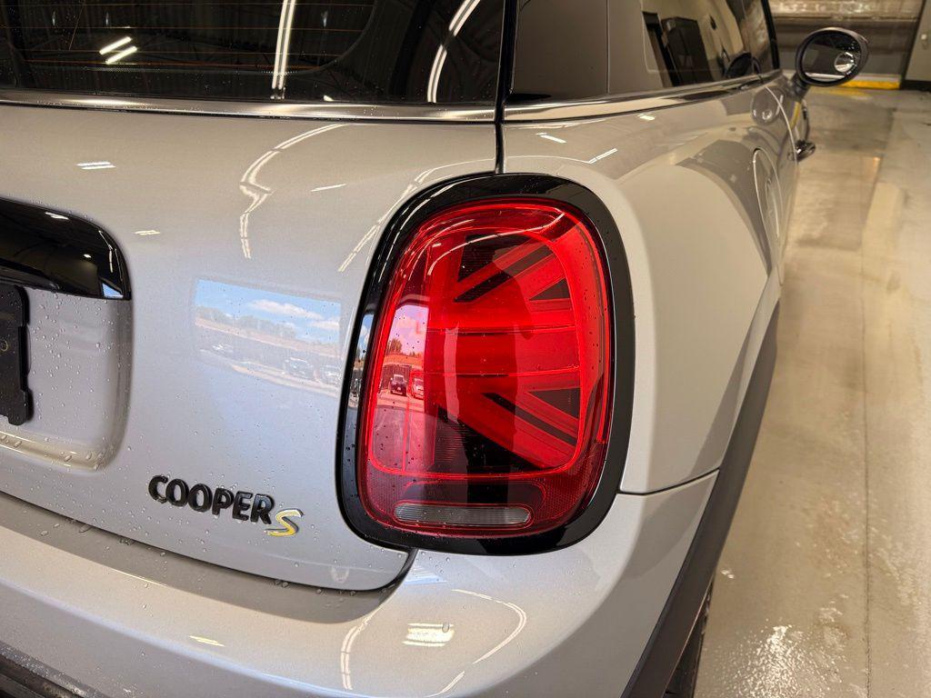 used 2024 MINI Hardtop car, priced at $24,999