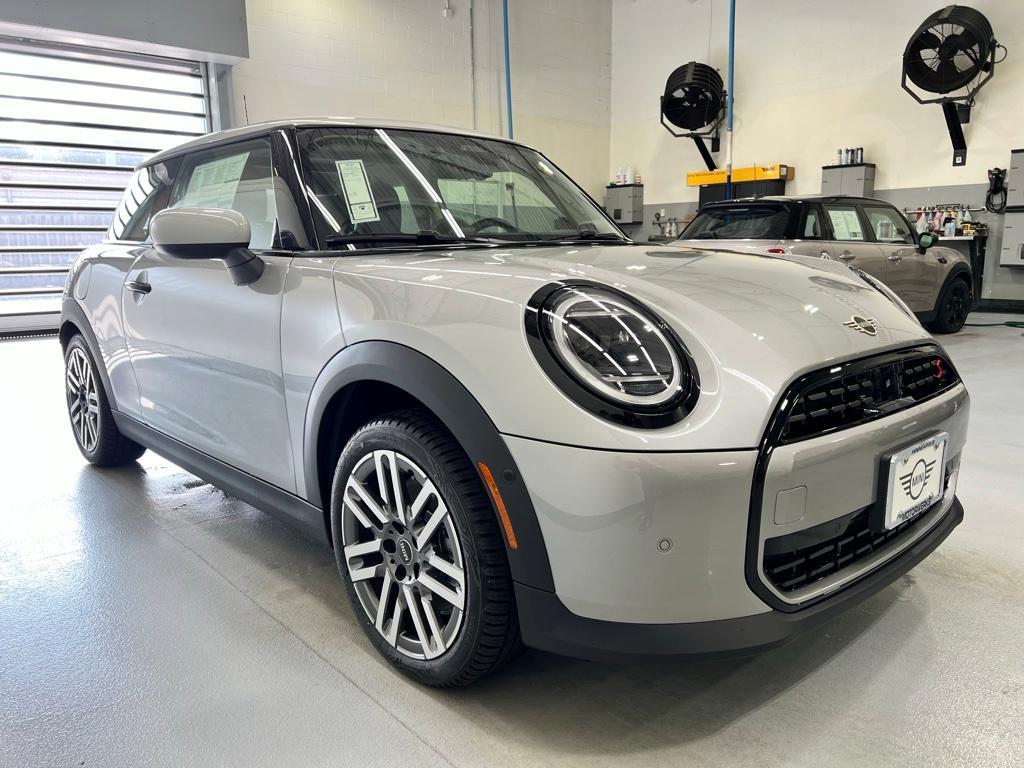 new 2025 MINI Hardtop car, priced at $35,595