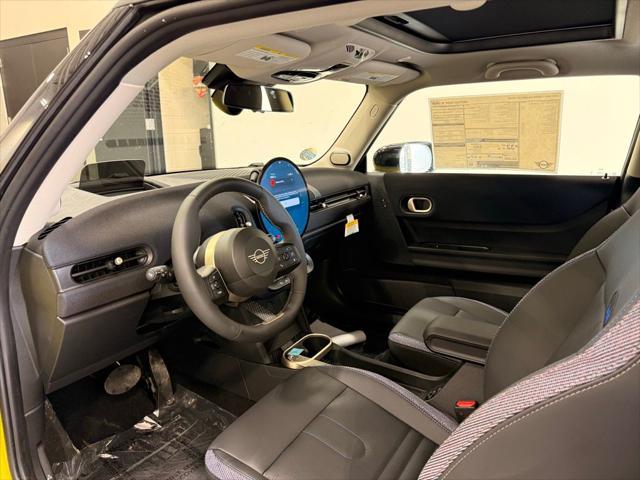 new 2025 MINI Hardtop car
