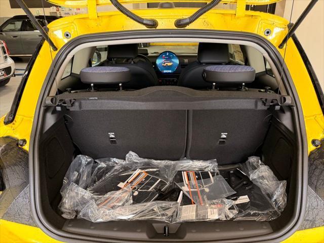 new 2025 MINI Hardtop car