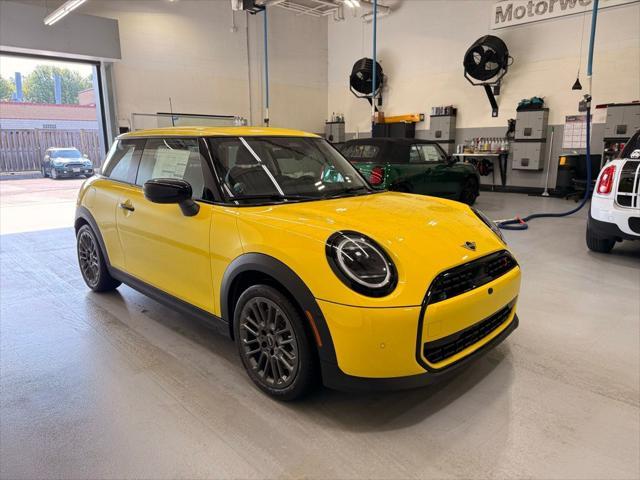 new 2025 MINI Hardtop car