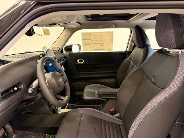 new 2025 MINI Hardtop car