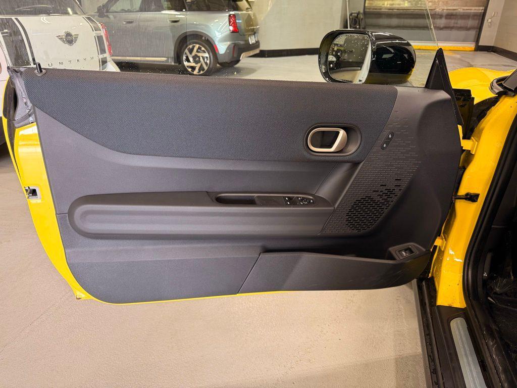 new 2025 MINI Hardtop car