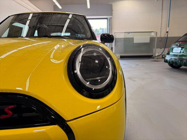 new 2025 MINI Hardtop car