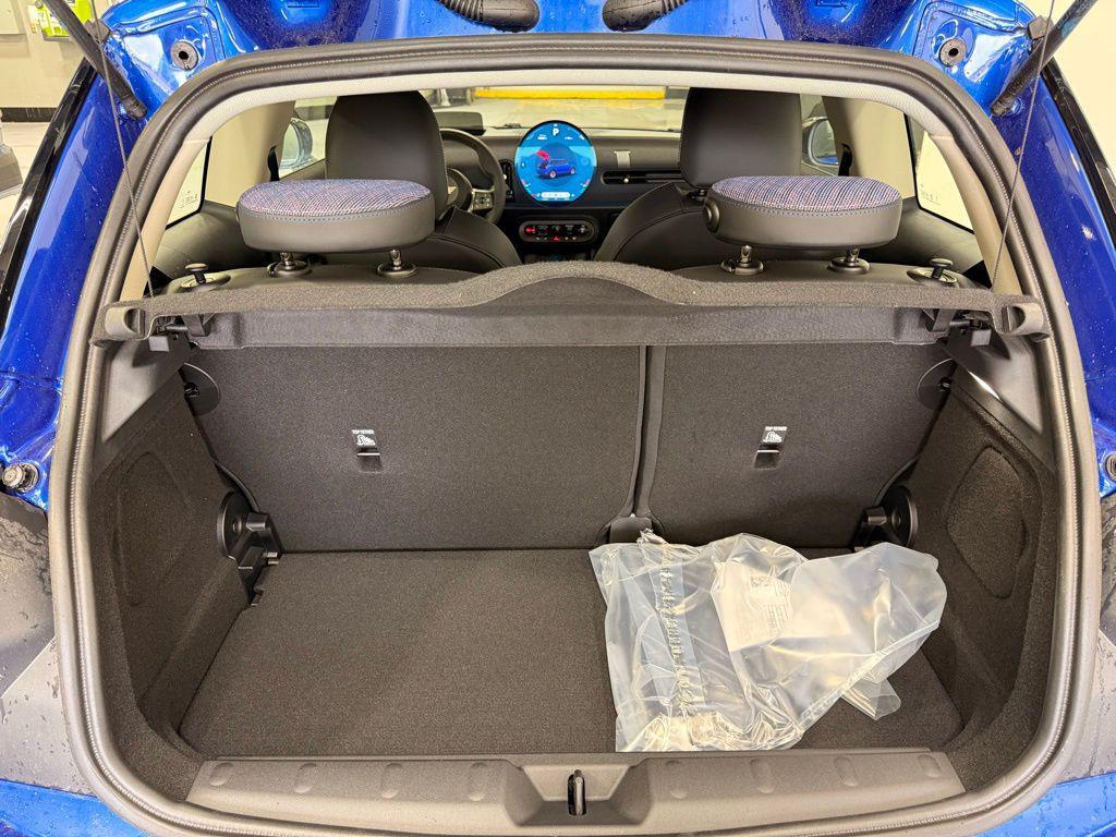 new 2025 MINI Hardtop car