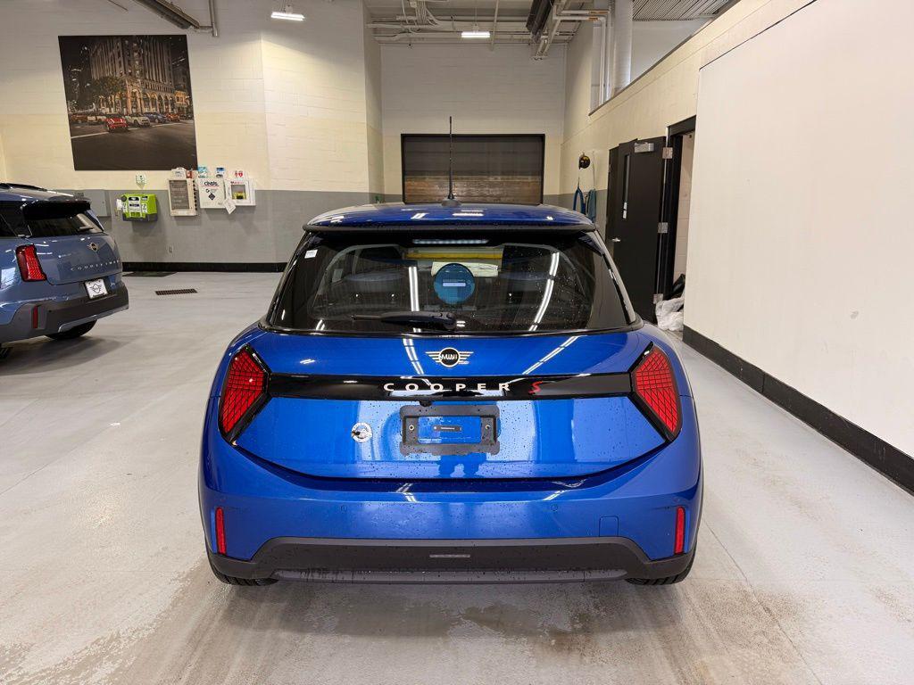 new 2025 MINI Hardtop car