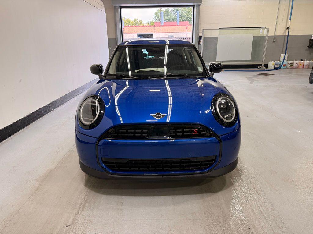 new 2025 MINI Hardtop car