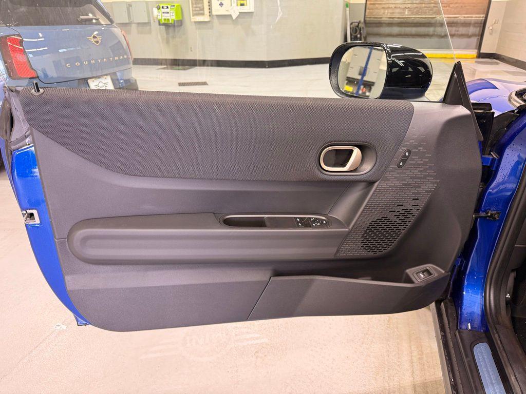 new 2025 MINI Hardtop car