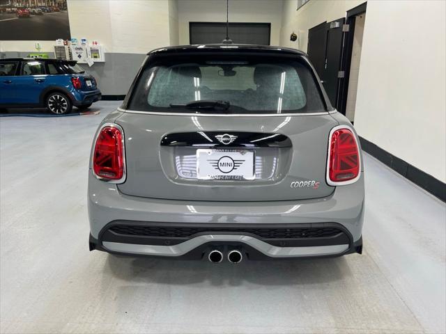 used 2022 MINI Hardtop car, priced at $24,356