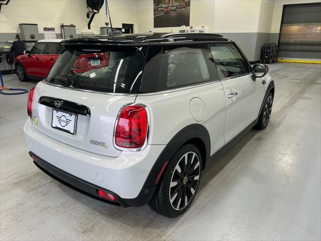 used 2022 MINI Hardtop car, priced at $22,500