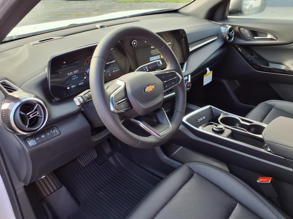 new 2026 Chevrolet Equinox car, priced at $32,570
