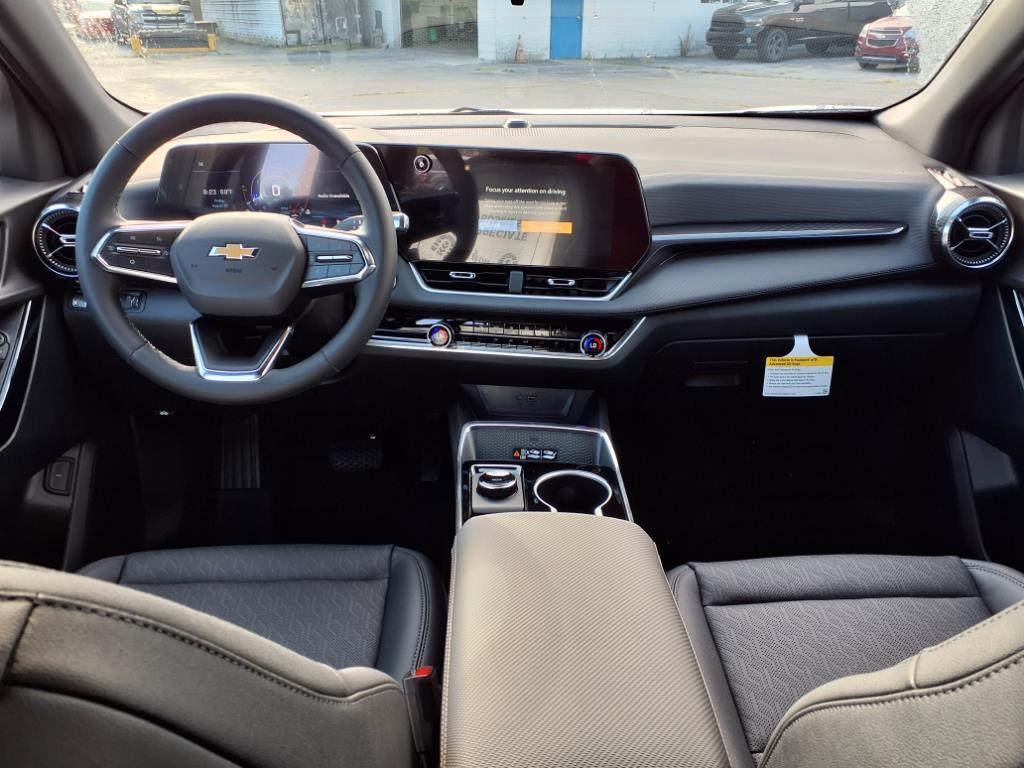 new 2026 Chevrolet Equinox car, priced at $32,570