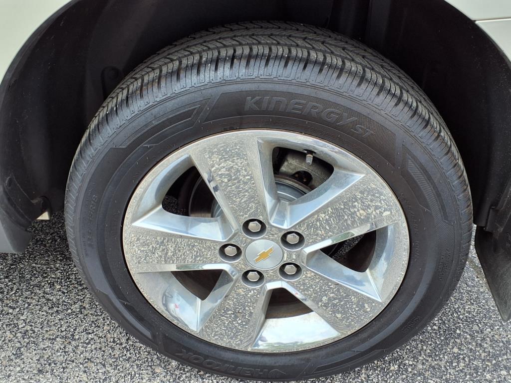 used 2015 Chevrolet Equinox car, priced at $17,900