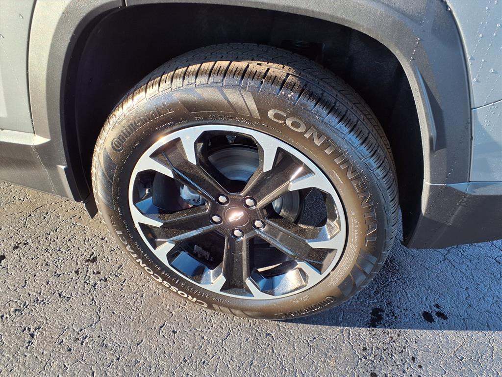 new 2026 Chevrolet Equinox car, priced at $33,680