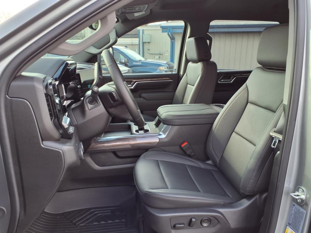 new 2025 Chevrolet Silverado 3500 car, priced at $77,450