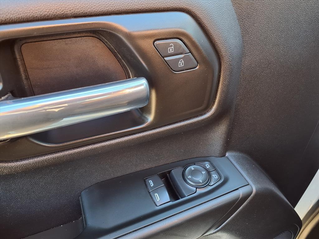 used 2024 Chevrolet Silverado 1500 car, priced at $31,404