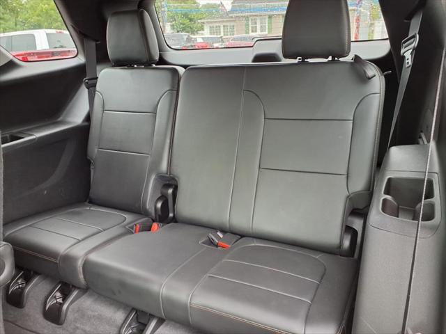 used 2020 Chevrolet Traverse car, priced at $32,990