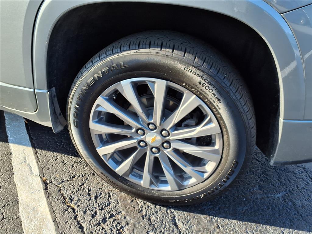 used 2023 Chevrolet Traverse car, priced at $37,519