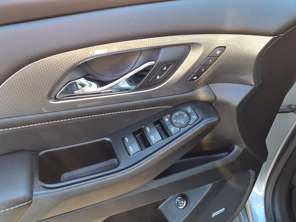 used 2023 Chevrolet Traverse car, priced at $37,519