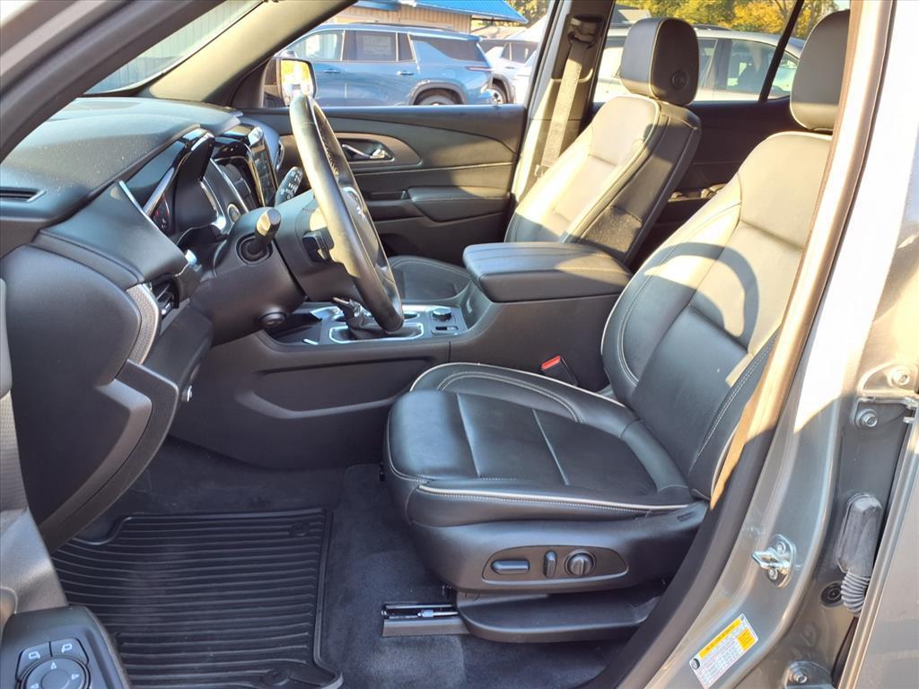 used 2023 Chevrolet Traverse car, priced at $37,519