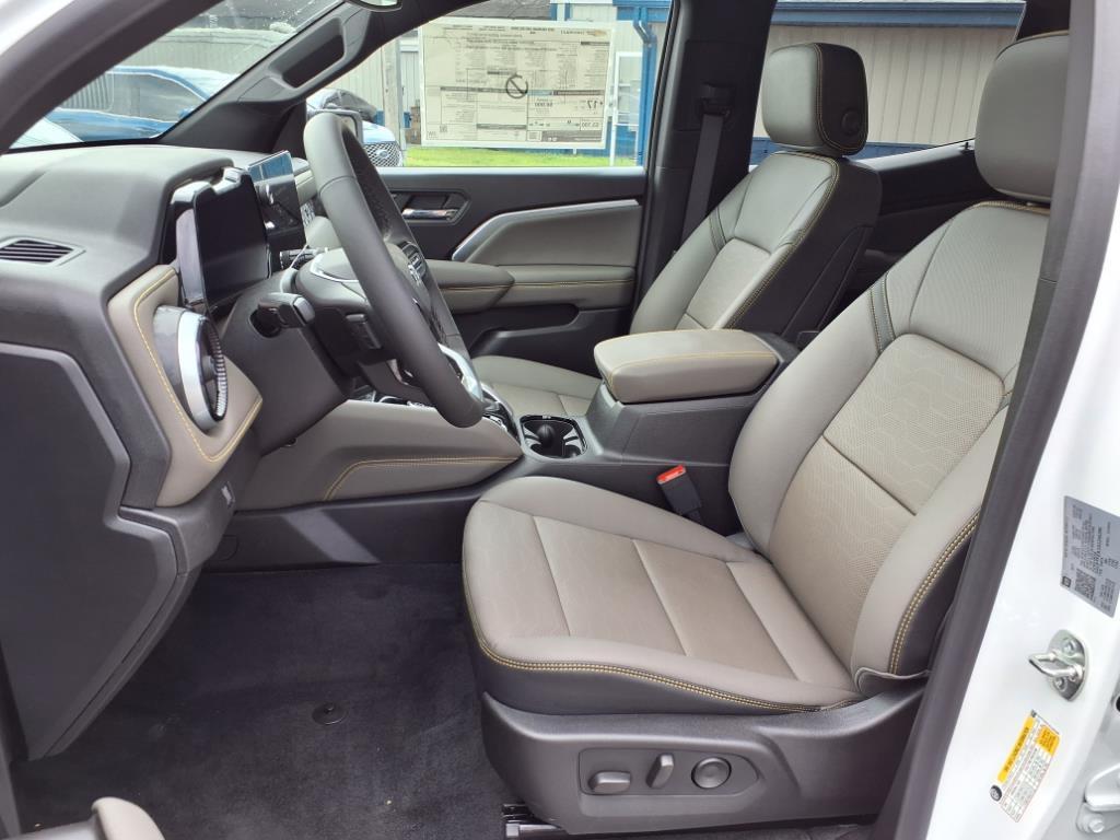 new 2025 Chevrolet Colorado car, priced at $51,180