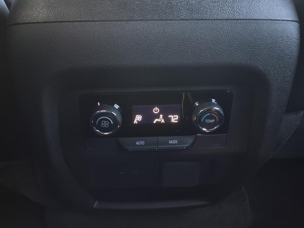 new 2025 Chevrolet Traverse car, priced at $50,550