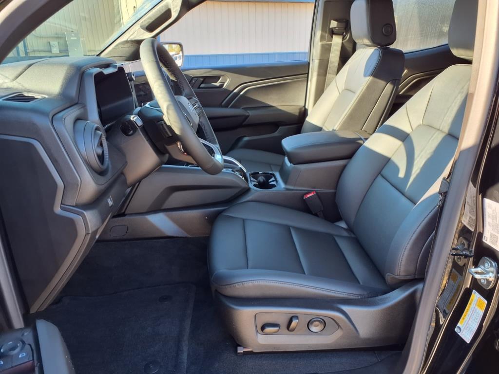 new 2026 Chevrolet Colorado car, priced at $45,960