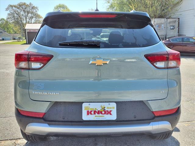 new 2025 Chevrolet TrailBlazer car, priced at $28,475