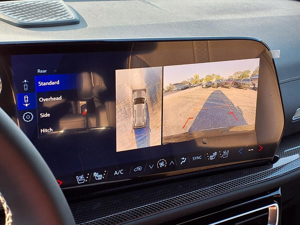 new 2026 Chevrolet Traverse car, priced at $53,195