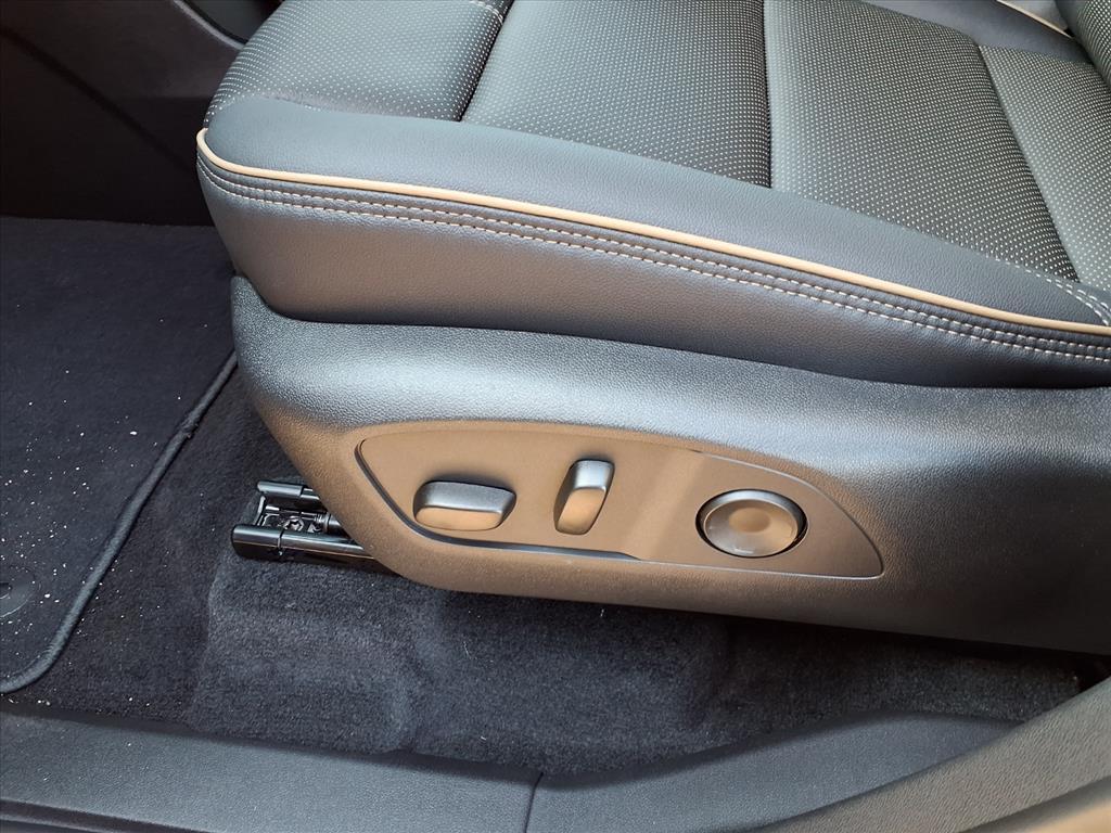 new 2026 Chevrolet Traverse car, priced at $53,195