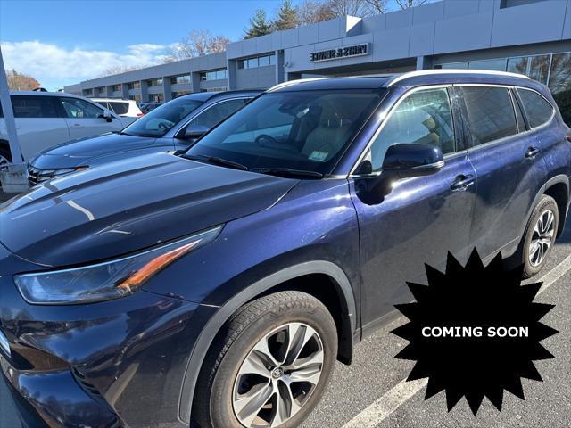 used 2022 Toyota Highlander car, priced at $36,697