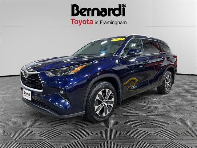 used 2022 Toyota Highlander car, priced at $36,697