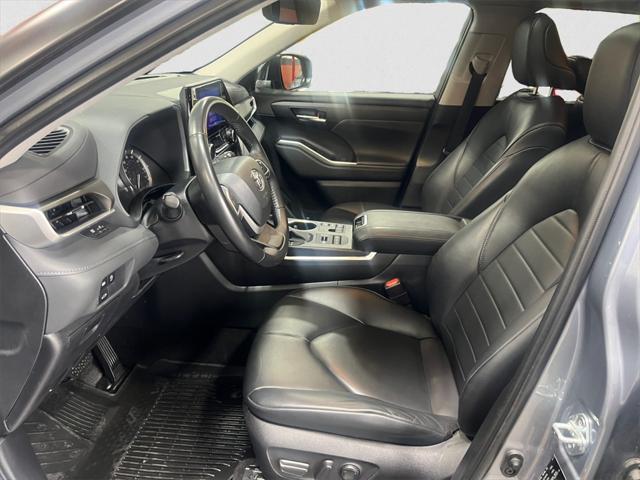 used 2023 Toyota Highlander car, priced at $39,892