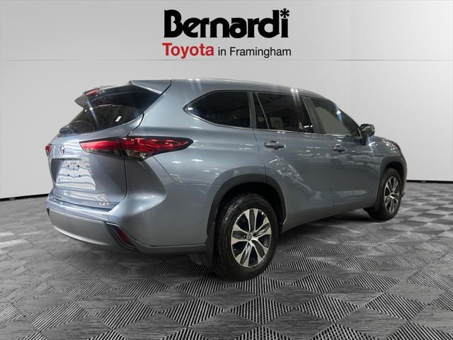 used 2023 Toyota Highlander car, priced at $39,892