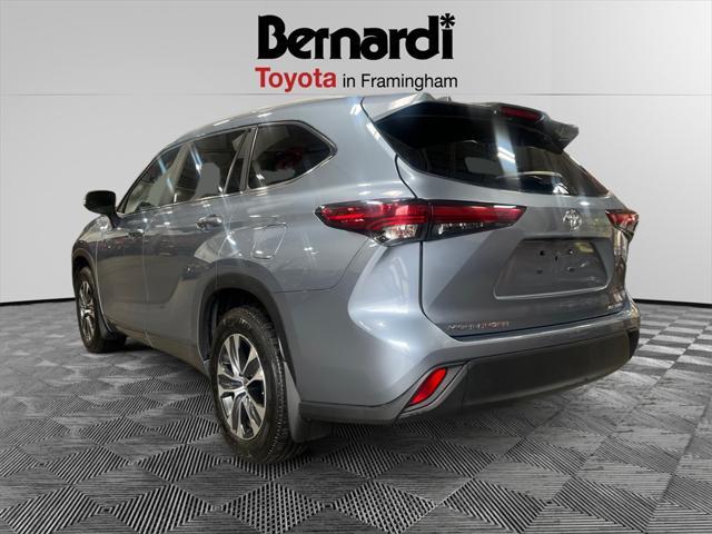 used 2023 Toyota Highlander car, priced at $39,892