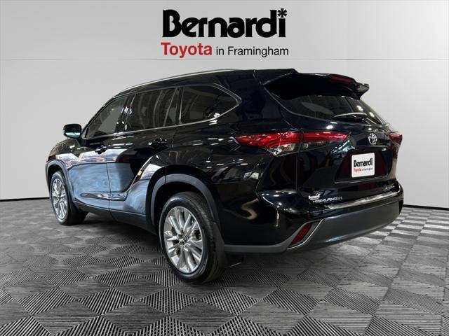 used 2022 Toyota Highlander car, priced at $43,992